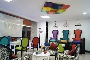 Blumé  Nail Spa & Lounge
