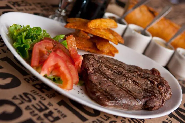 10 Para la Res Bar & Grill