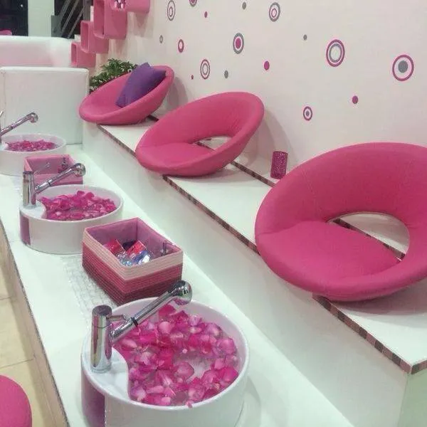 Nail Spa & Coffee Shop