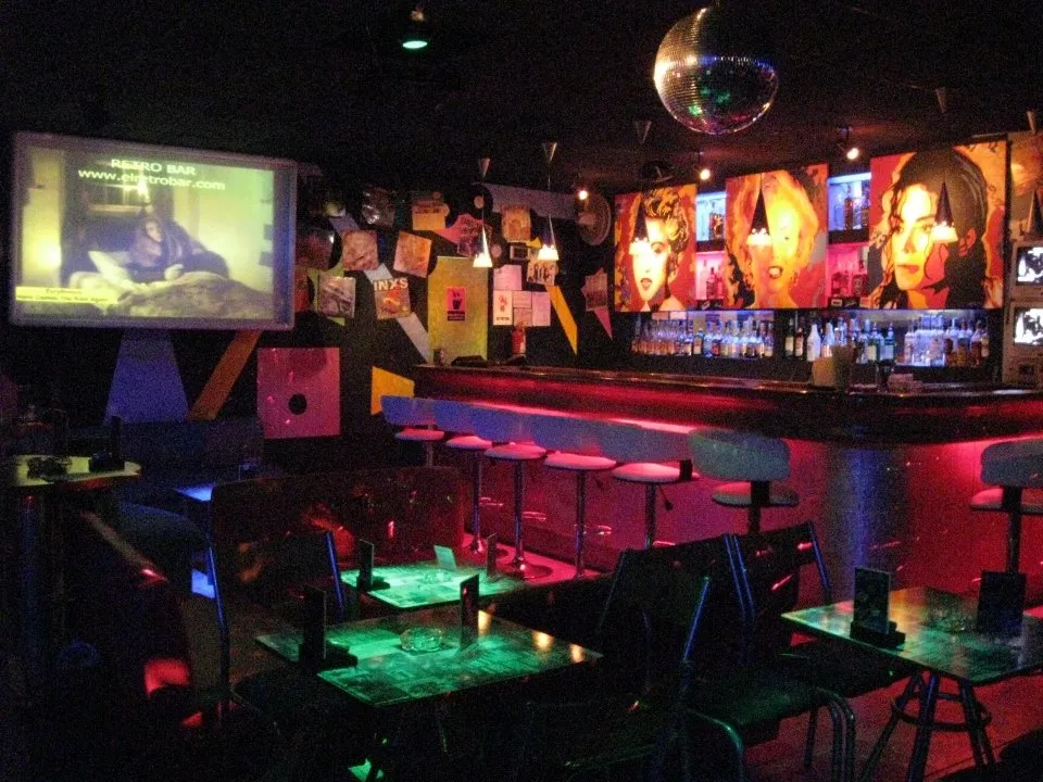 Retro Bar