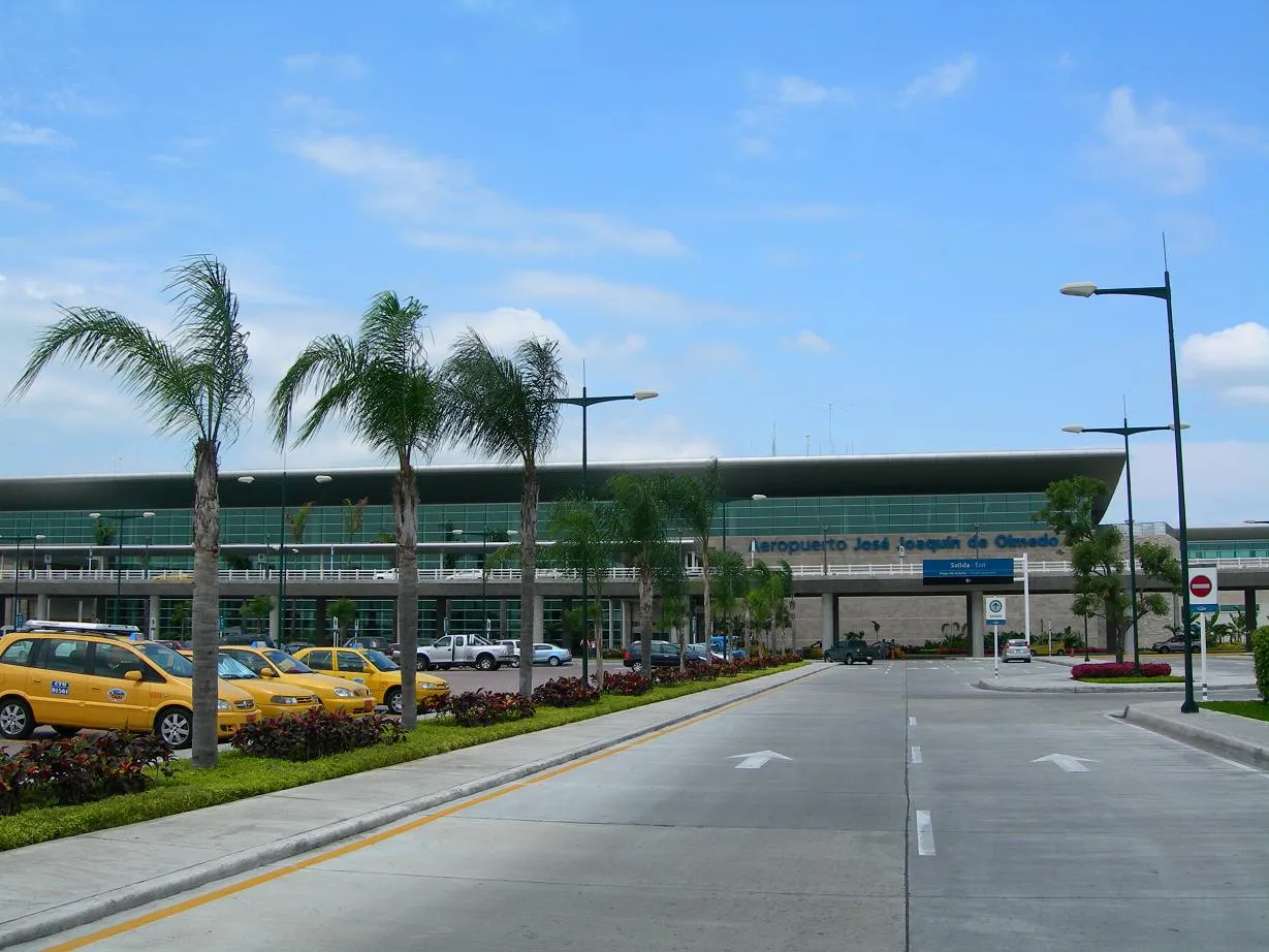 Aeropuerto José Joaquín de Olmedo