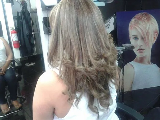 Design Saloon Peluquería y Centro de Depilación