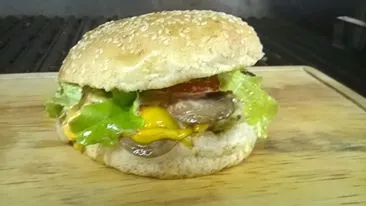 Que Buena Papa Hamburguesas a La Parrilla