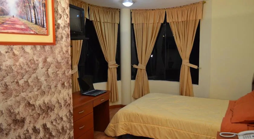 Hotel Versailles